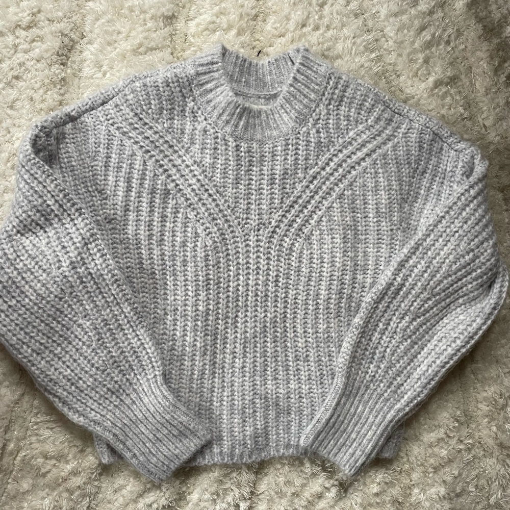 Abercrombie Light Grey Knit Sweater. XXS/XS